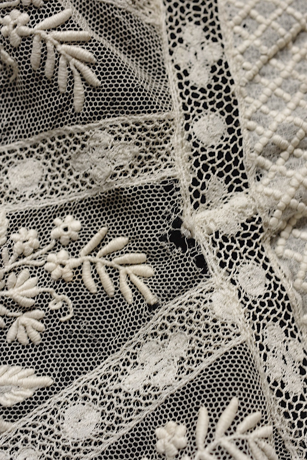 Antique Lace (dentelle ancienne) Collar 5
