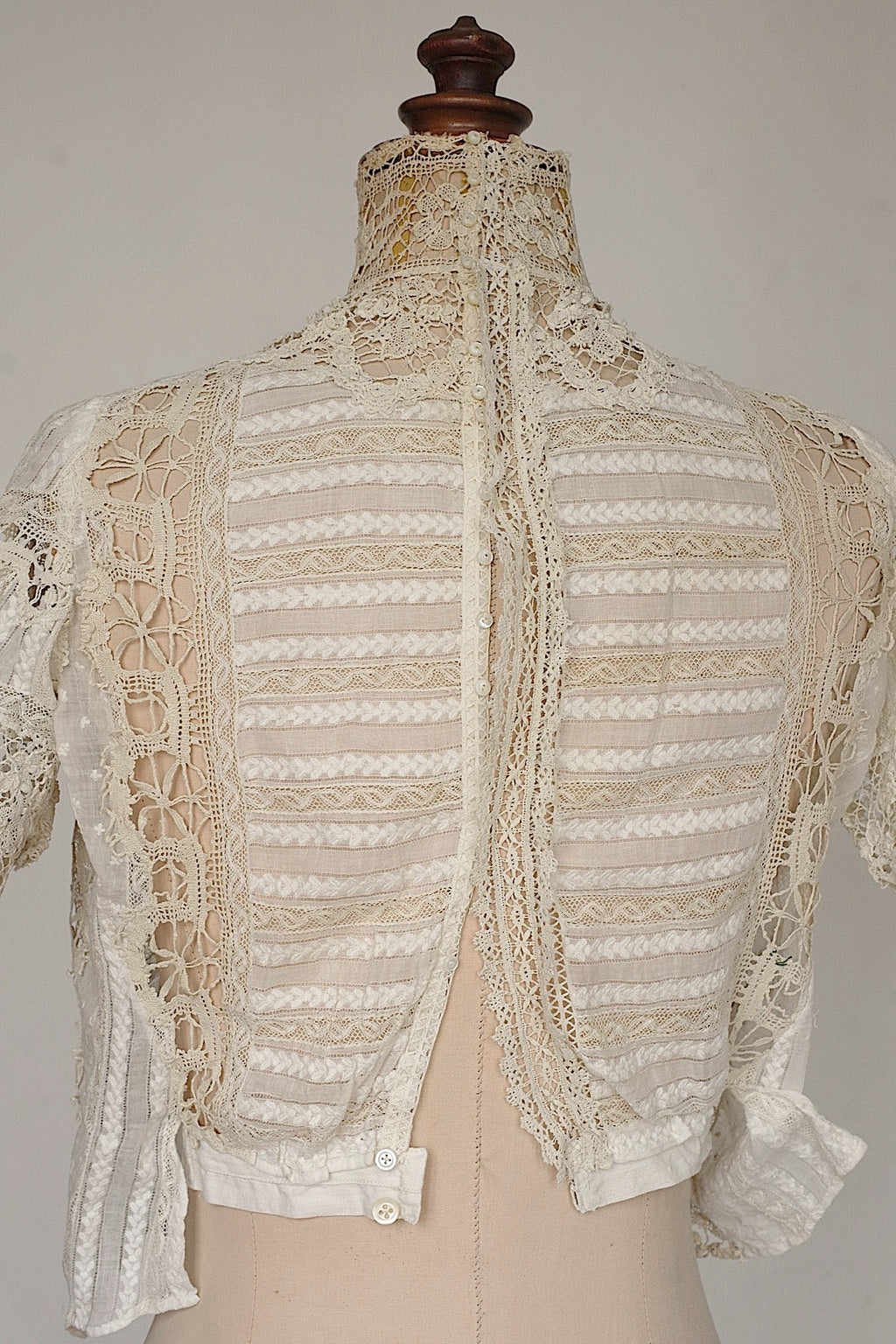 Antique lace clothing vêtement ancien antique 