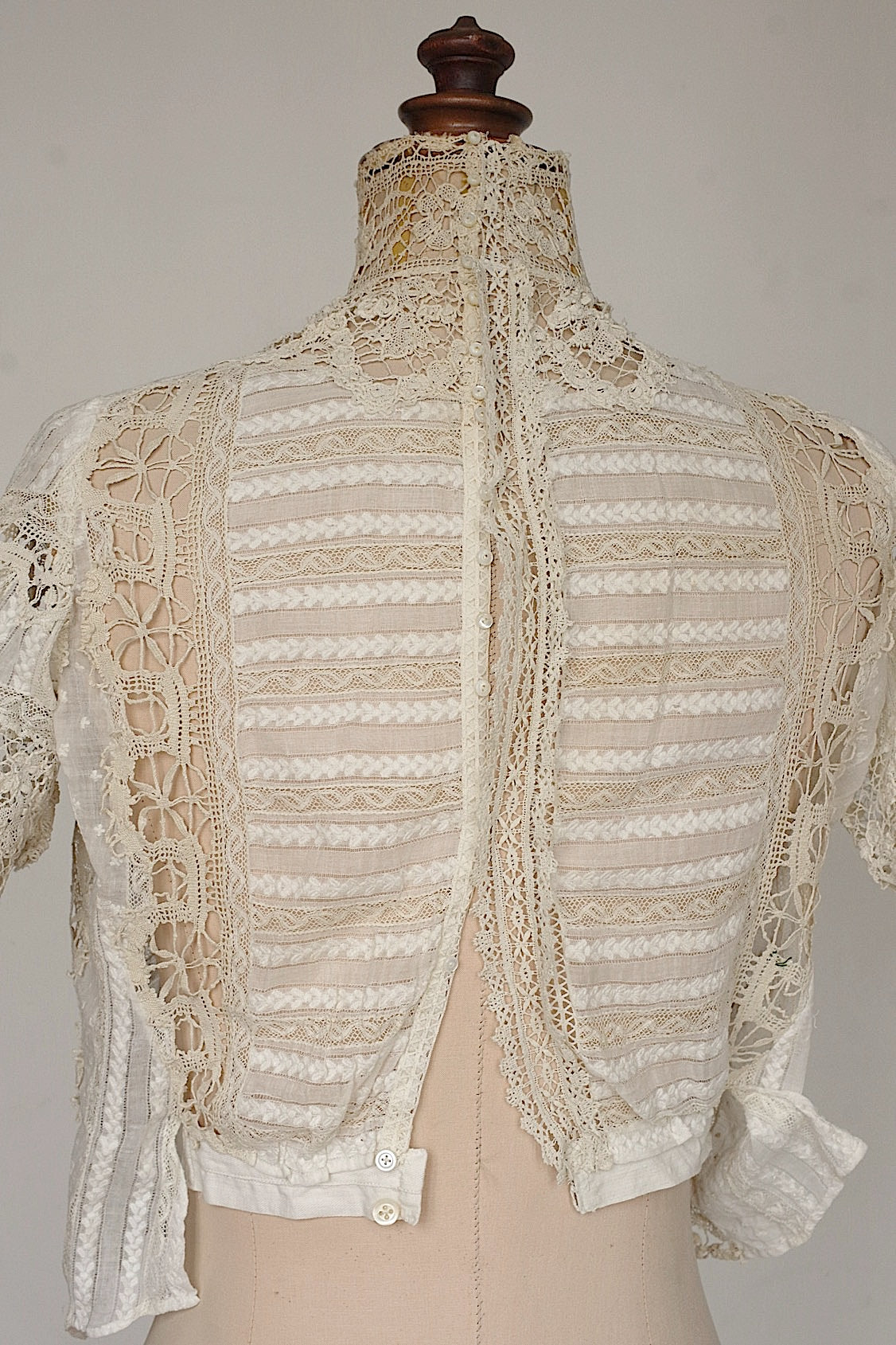 Antique lace clothing vêtement ancien antique 