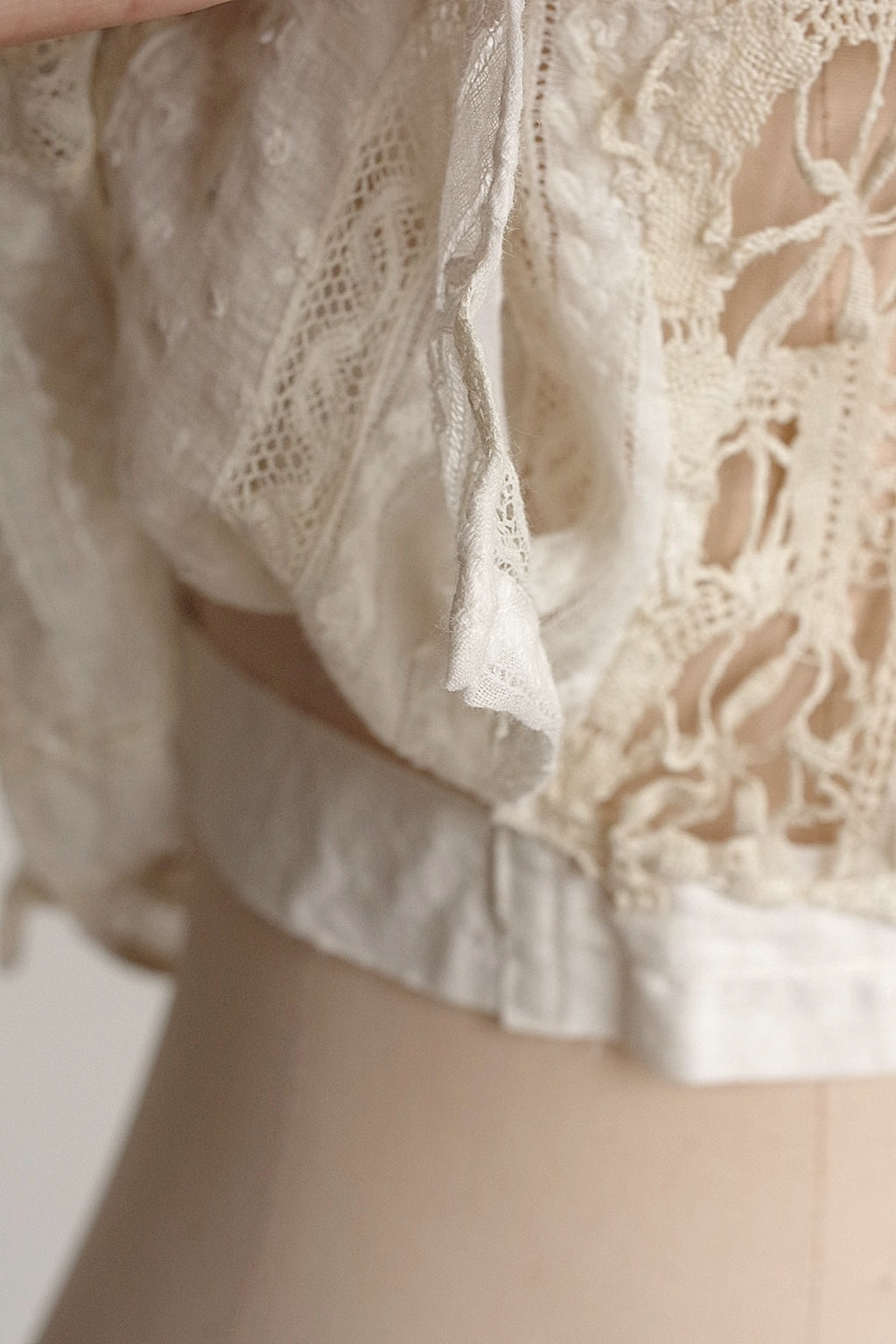 Antique lace clothing vêtement ancien antique 