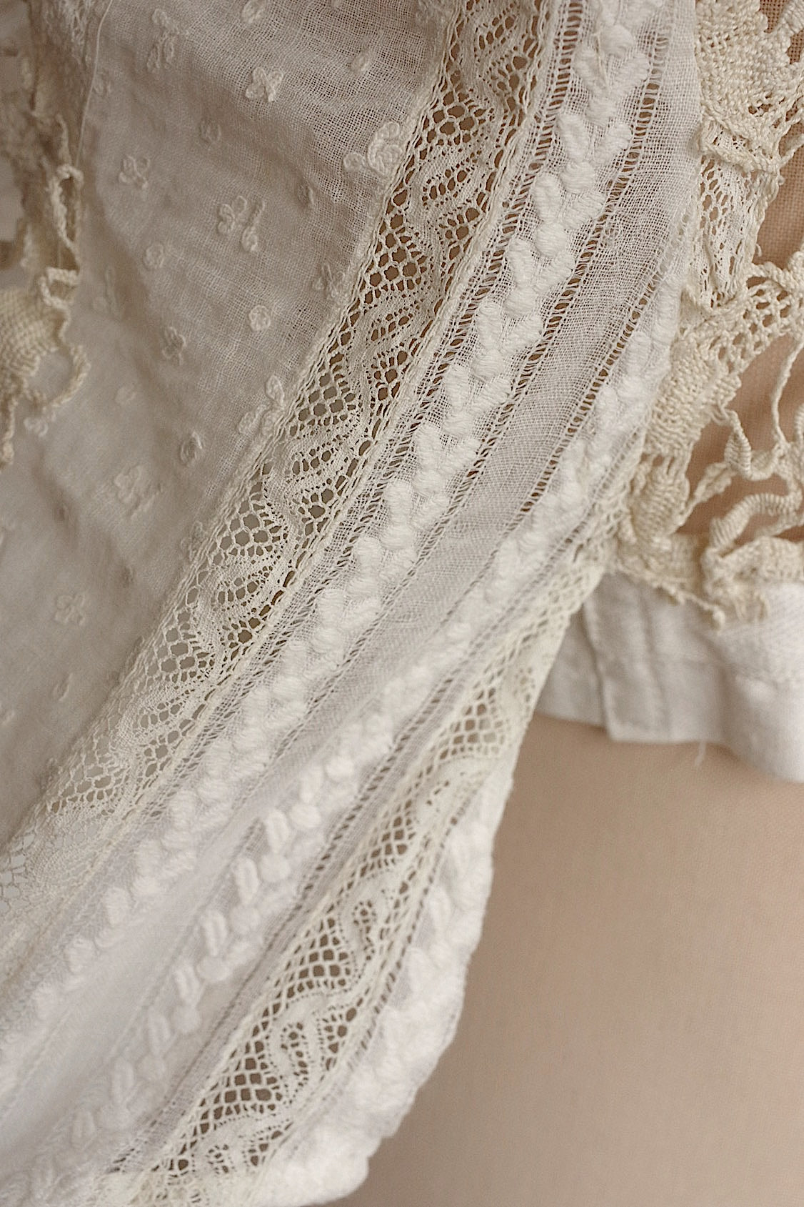 Antique lace clothing vêtement ancien antique 
