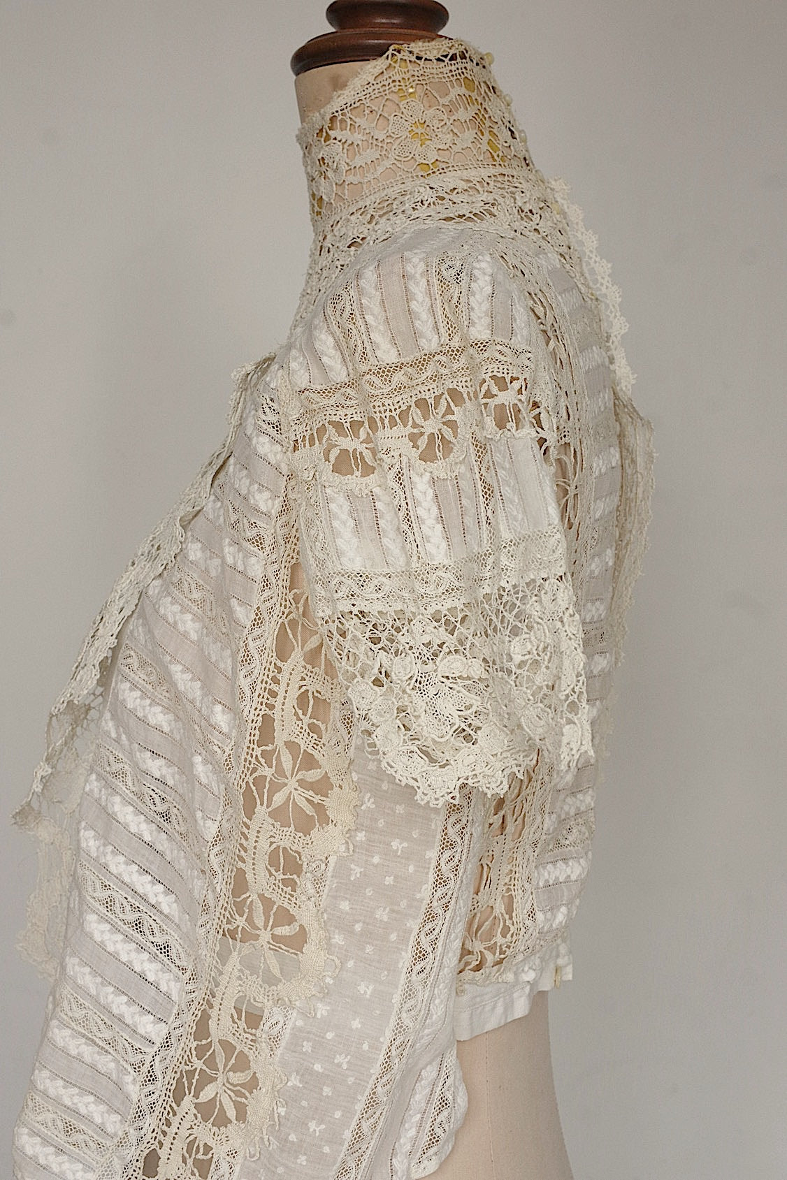 Antique lace clothing vêtement ancien antique 