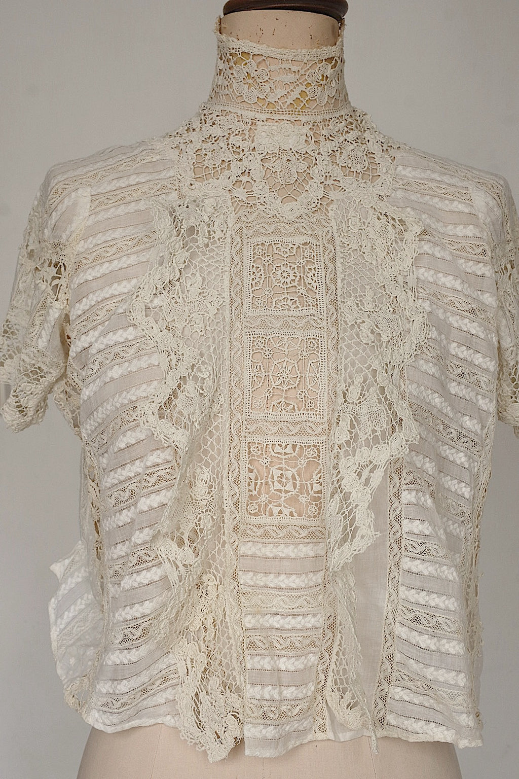 Antique lace clothing vêtement ancien antique 
