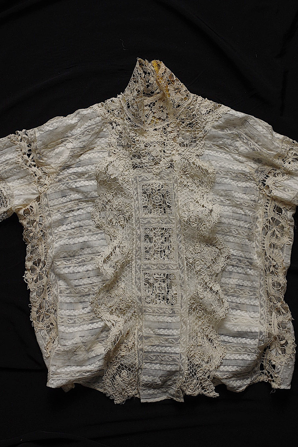 Antique lace clothing vêtement ancien antique 