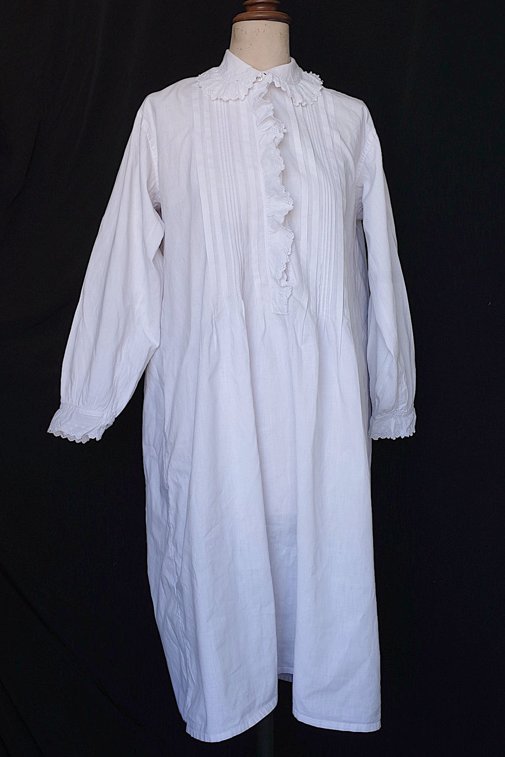 Vestido antiguo de encaje, vêtement ancien, antique