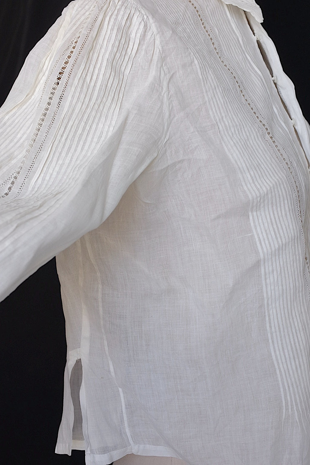 Vestido antiguo de encaje, vêtement ancien, antique