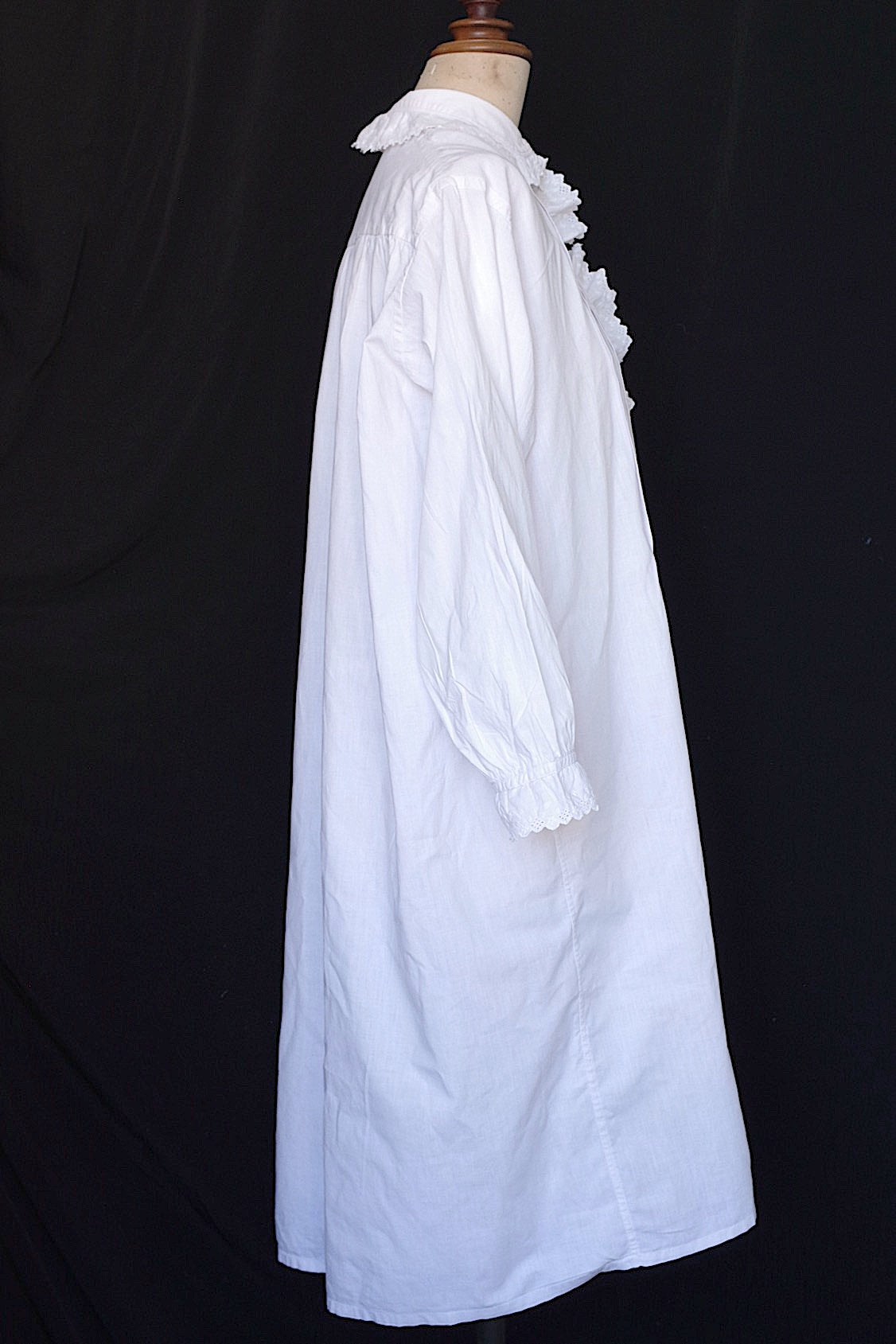 Vestido antiguo de encaje, vêtement ancien, antique