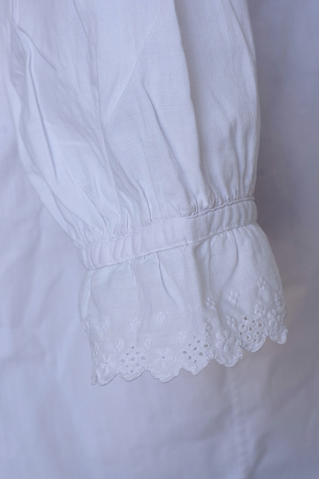 Vestido antiguo de encaje, vêtement ancien, antique