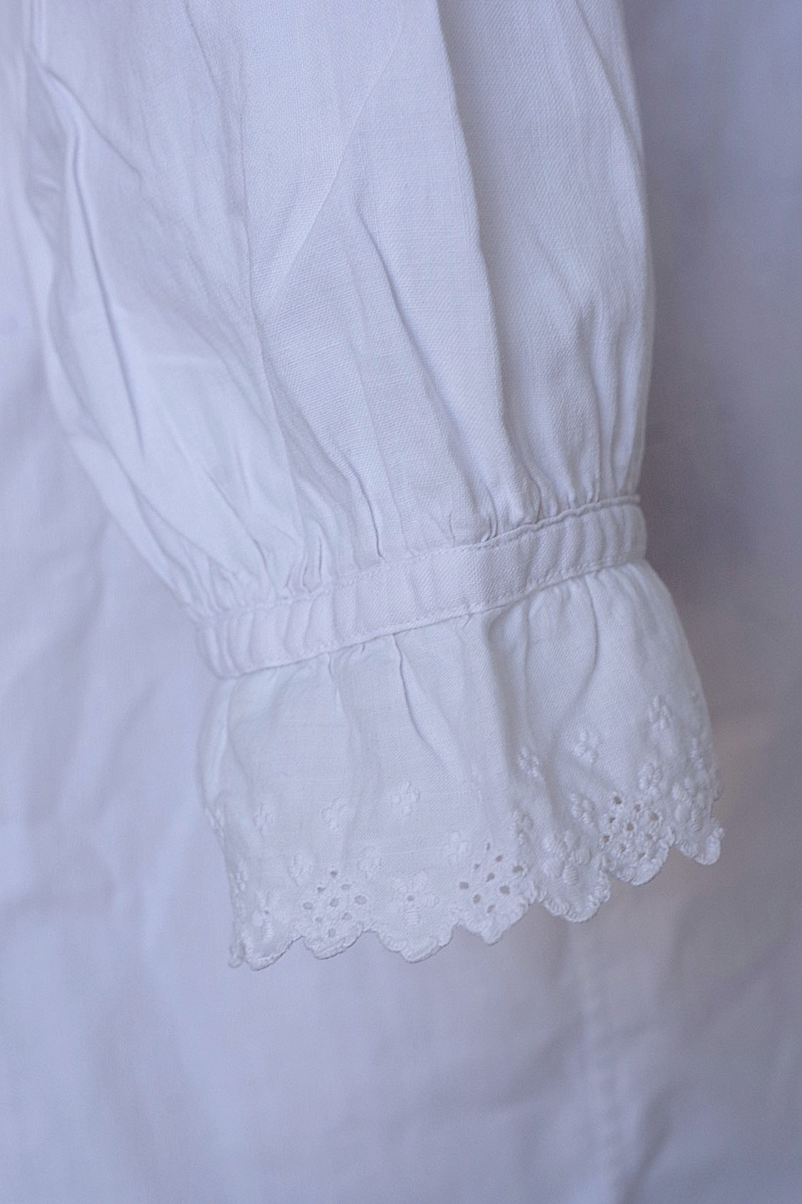 Vestido antiguo de encaje, vêtement ancien, antique