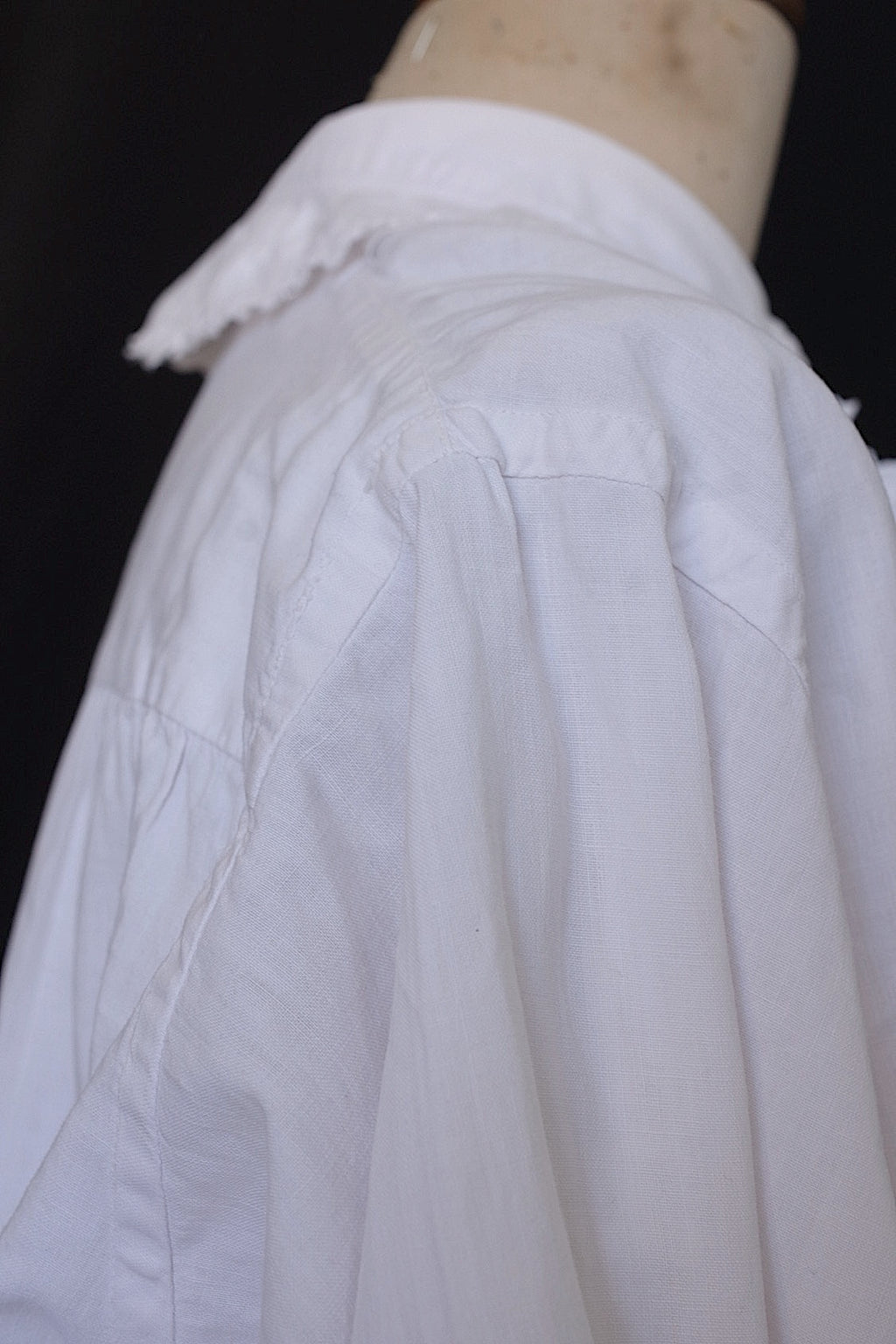 Vestido antiguo de encaje, vêtement ancien, antique