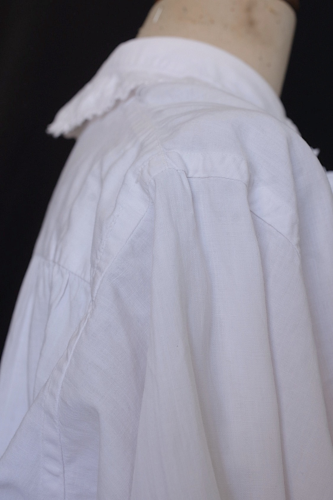 Vestido antiguo de encaje, vêtement ancien, antique