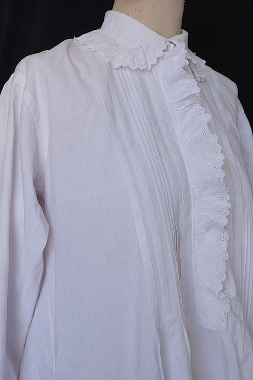Antique Lace Dress (vêtement ancien, antique)