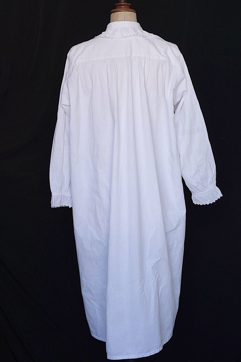 Vestido antiguo de encaje, vêtement ancien, antique