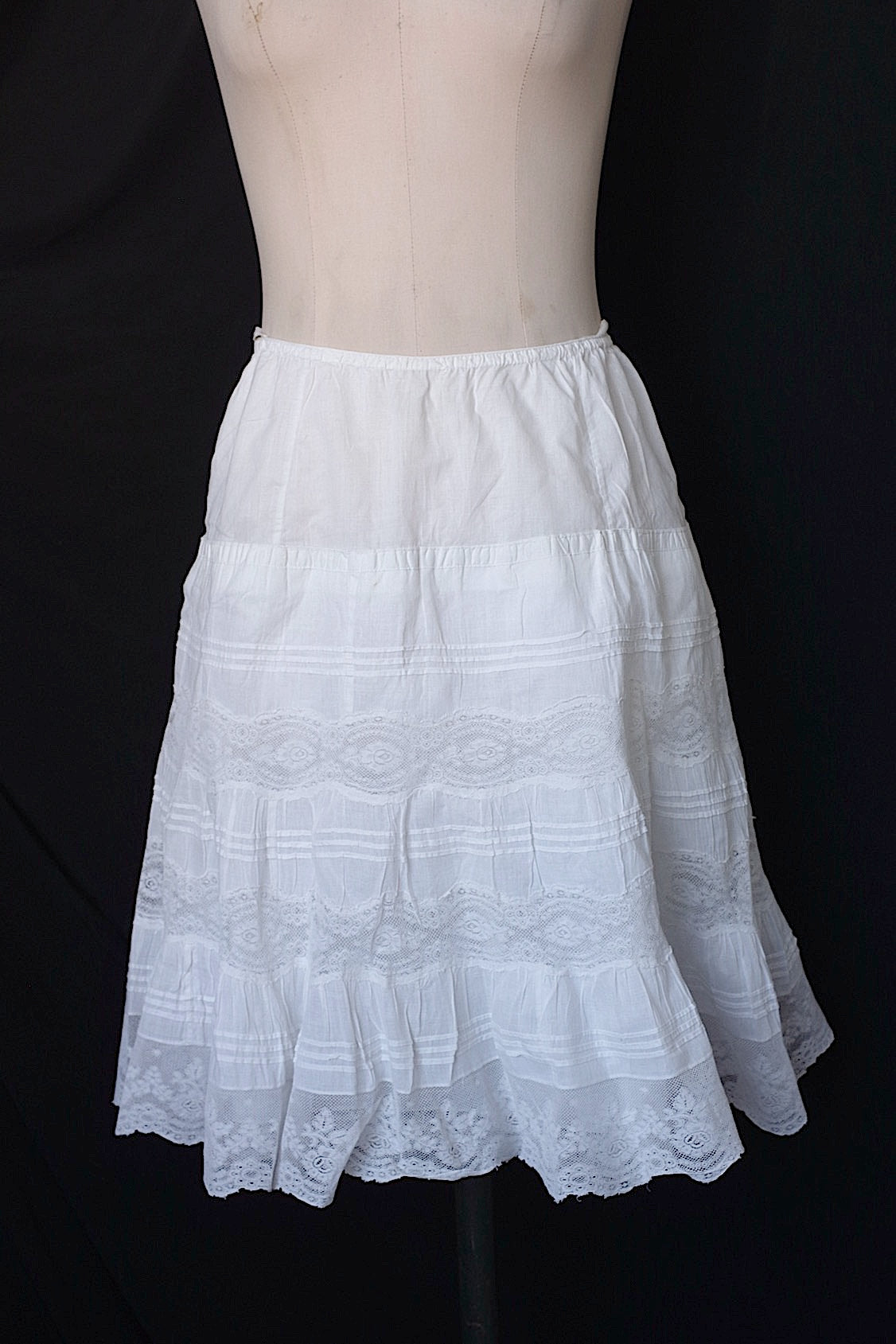 アンティークレース服　vêtement  ancien antique　レーススカート1