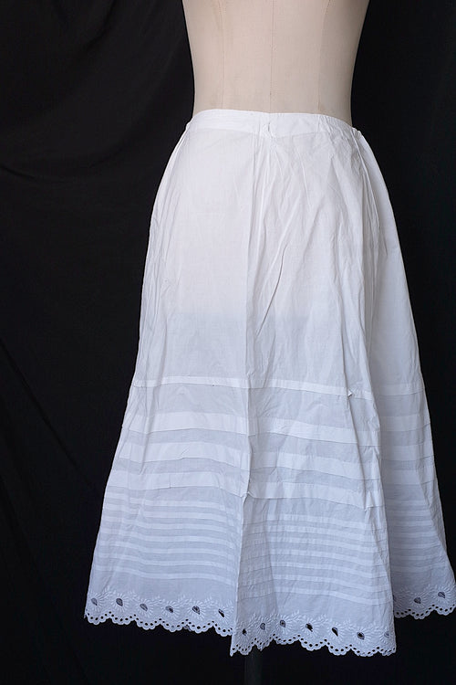 アンティークレース服　vêtement  ancien antique　レーススカート2
