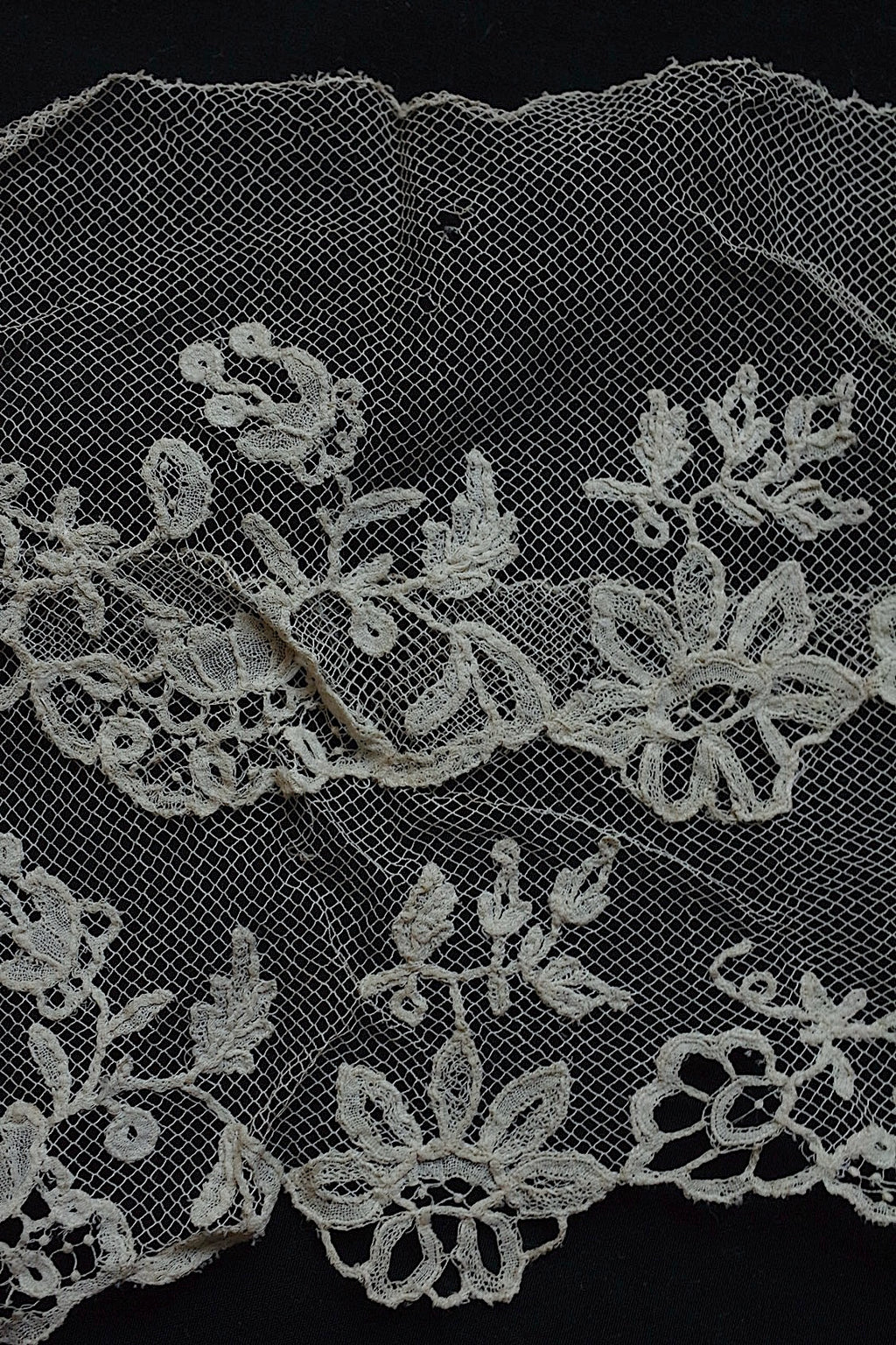 アンティークレース dentelle ancienne 123cm