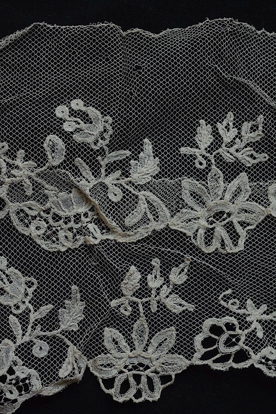アンティークレース dentelle ancienne 123cm
