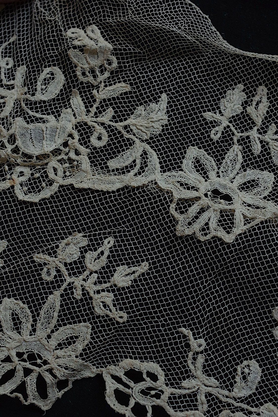 アンティークレース dentelle ancienne 123cm