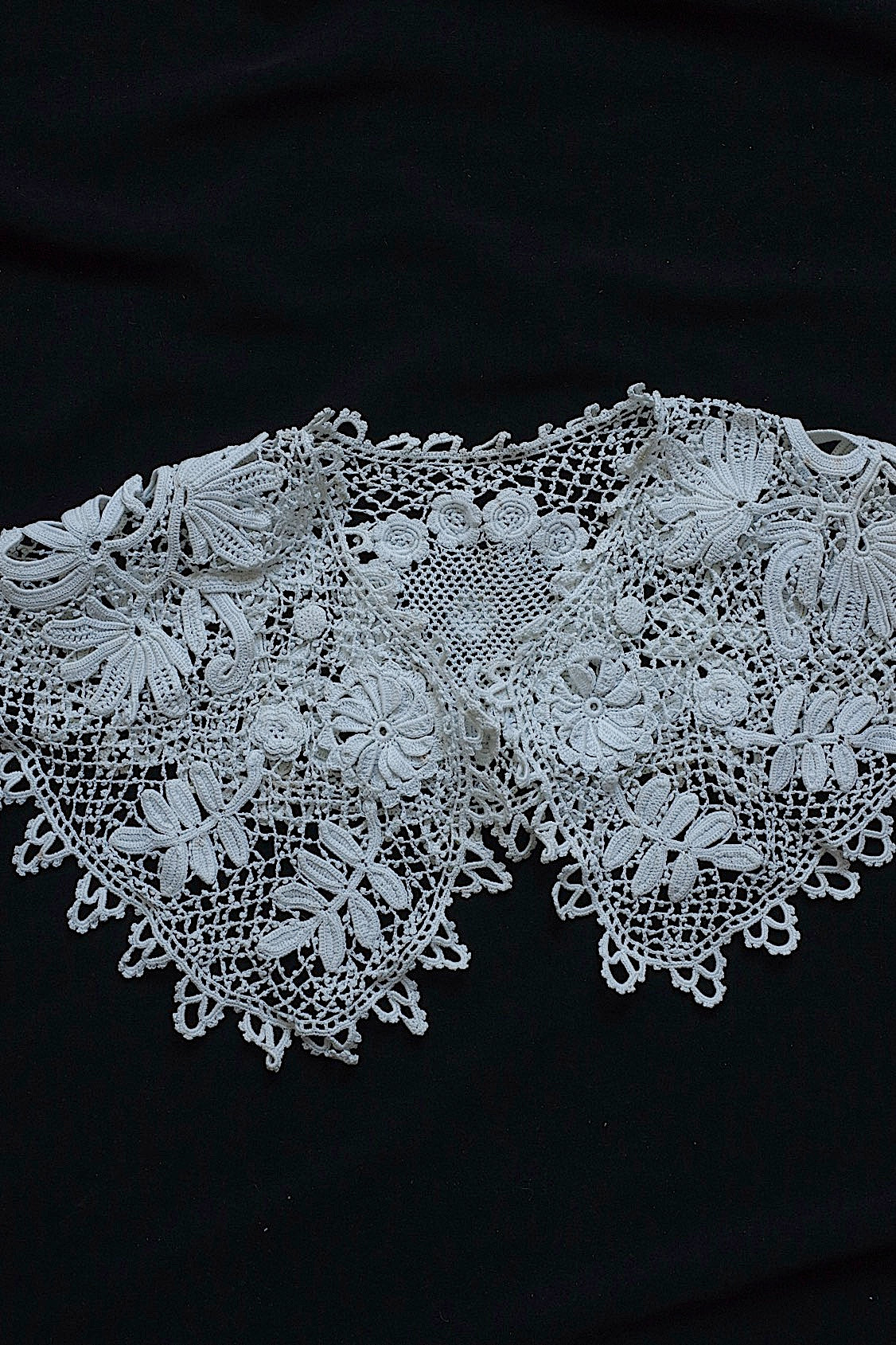 アンティークレース dentelle ancienne 小さめ襟　1