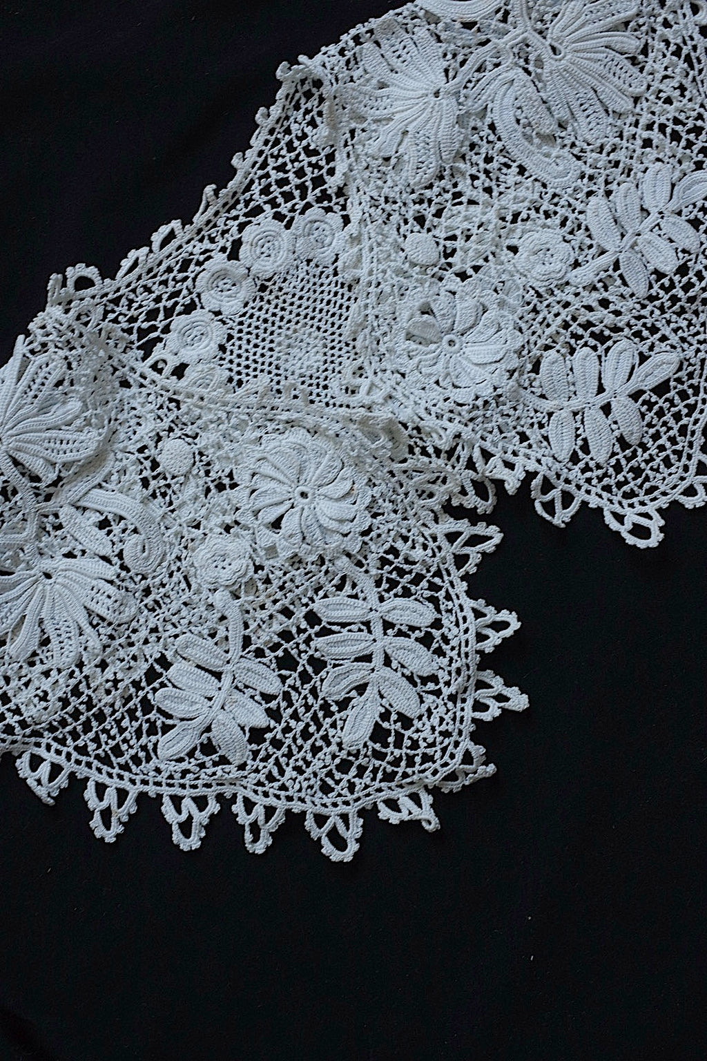 アンティークレース dentelle ancienne 小さめ襟　1