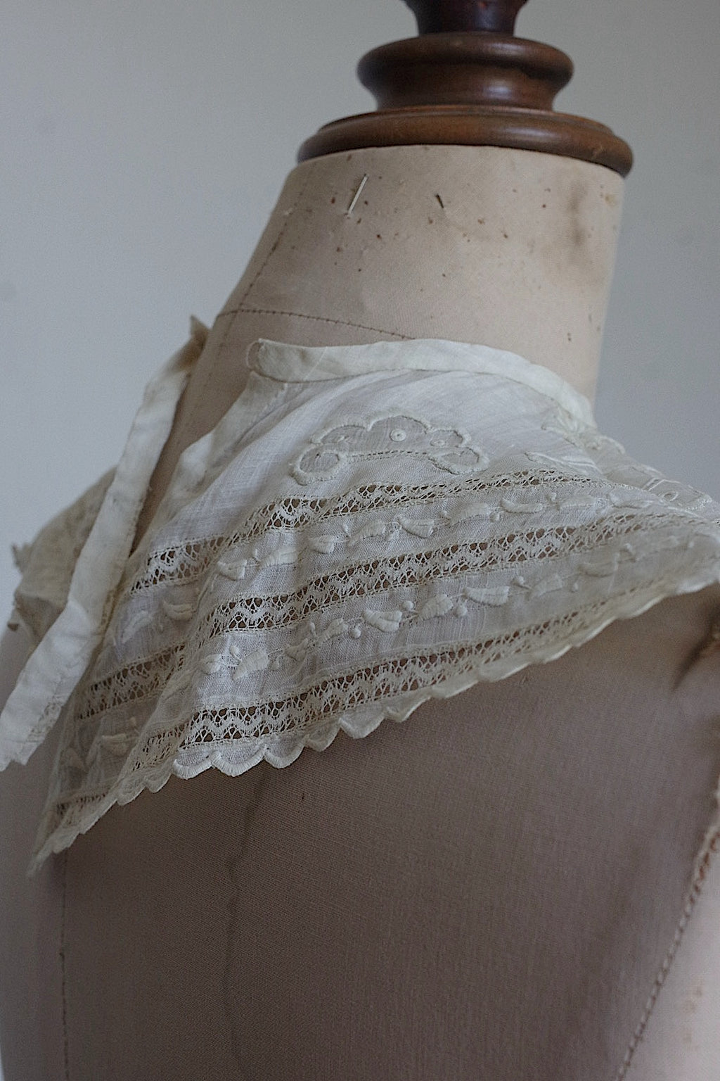 アンティークレース dentelle ancienne 小さめ襟　2
