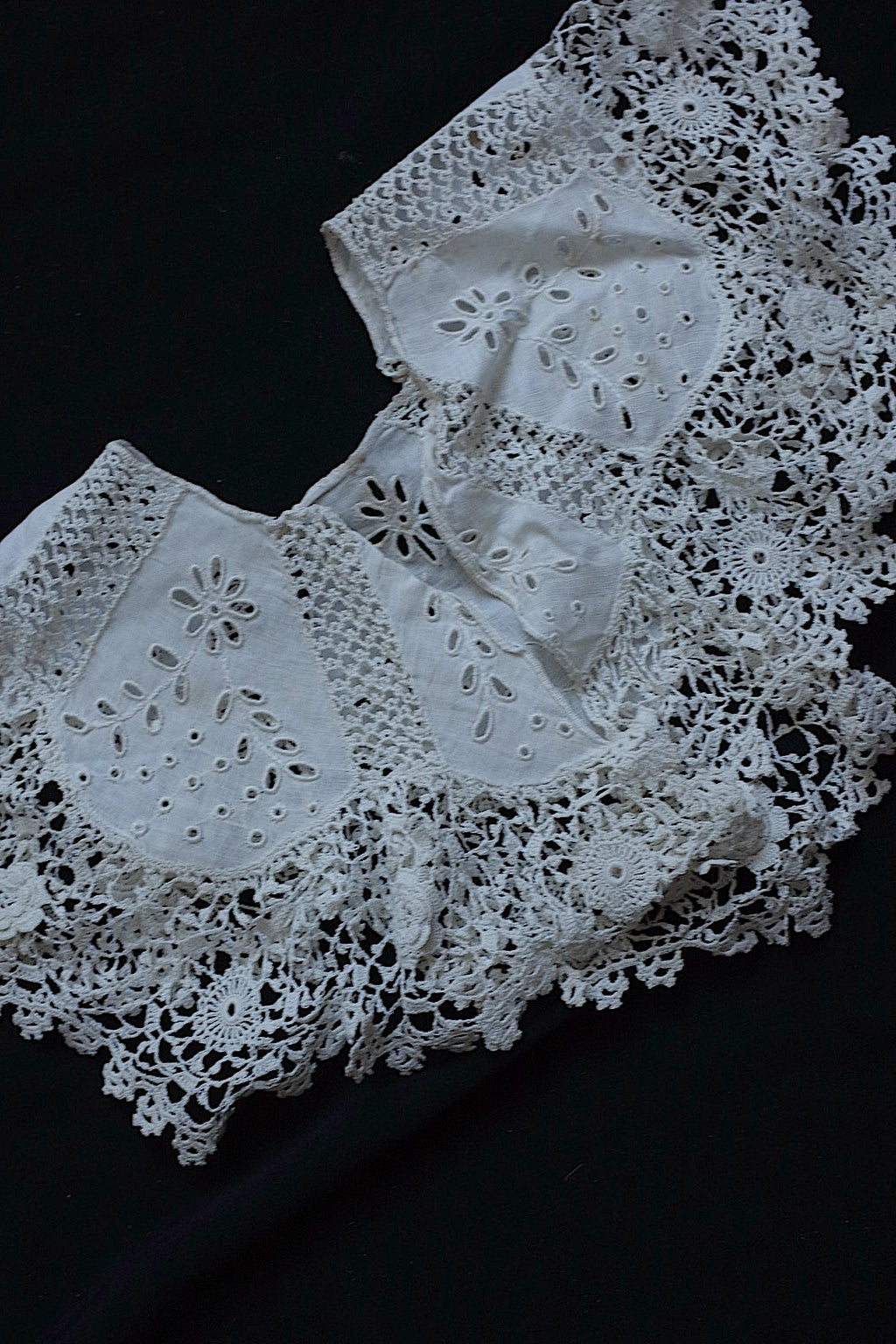 アンティークレース dentelle ancienne 小さめ襟　3
