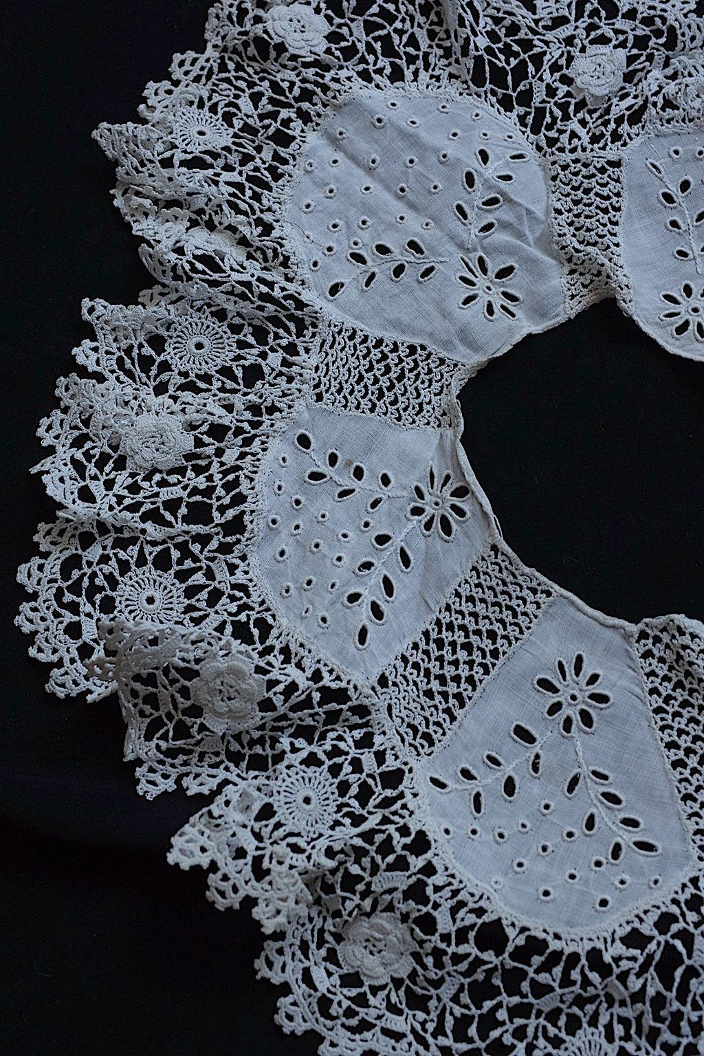 アンティークレース dentelle ancienne 小さめ襟　3