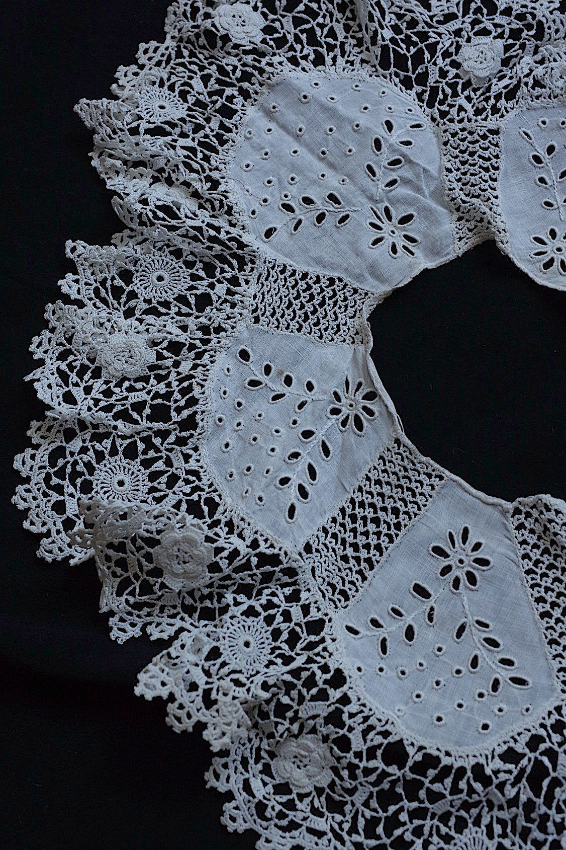 アンティークレース dentelle ancienne 小さめ襟　3