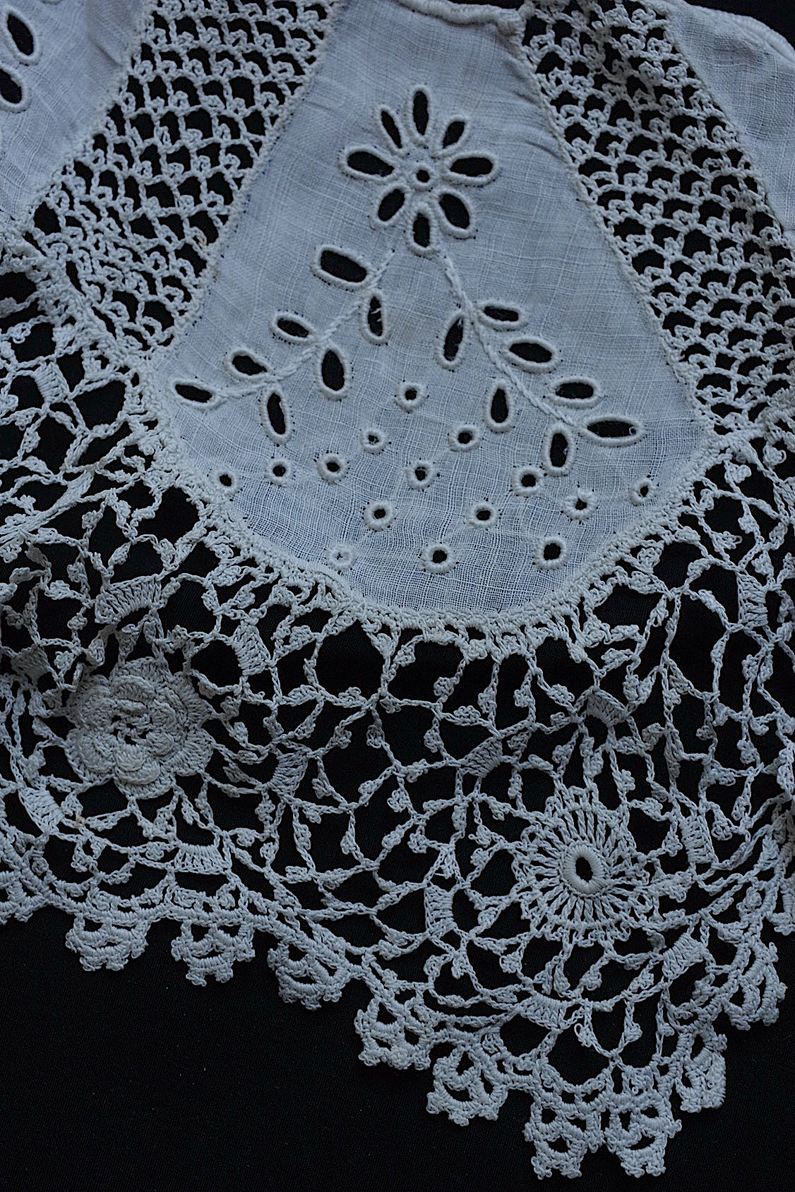 アンティークレース dentelle ancienne 小さめ襟　3