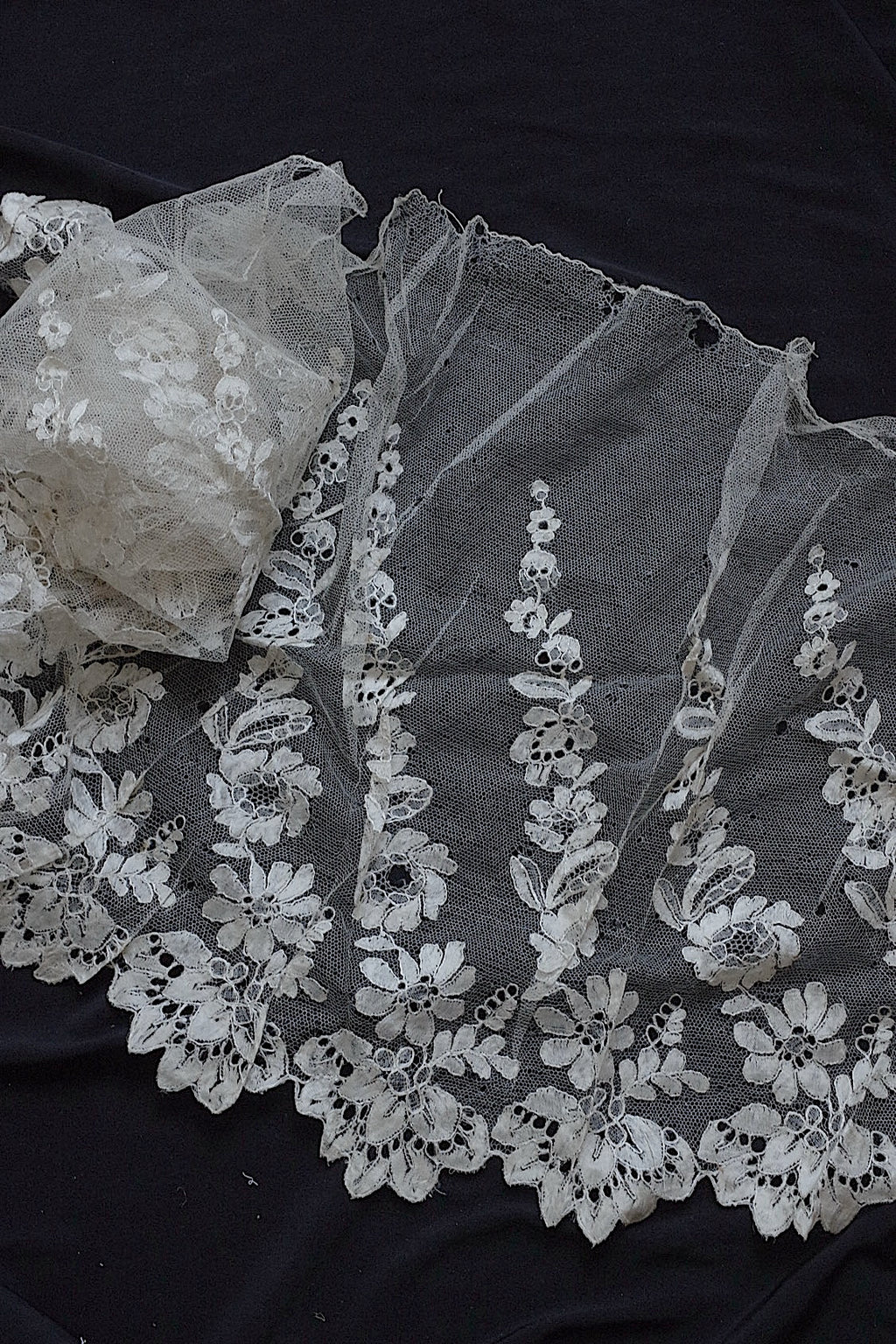 アンティークレース dentelle ancienne　ブロンドレース　ハギレ
