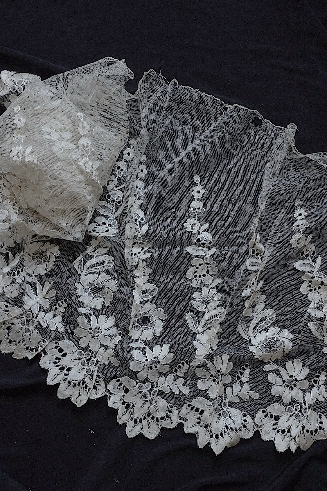 アンティークレース dentelle ancienne　ブロンドレース　ハギレ