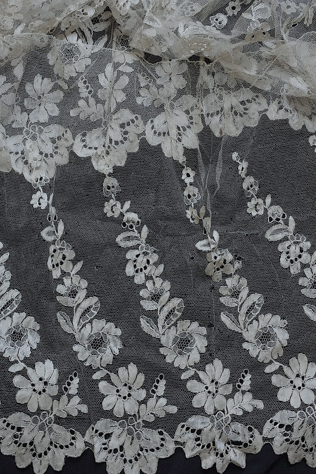 アンティークレース dentelle ancienne　ブロンドレース　ハギレ