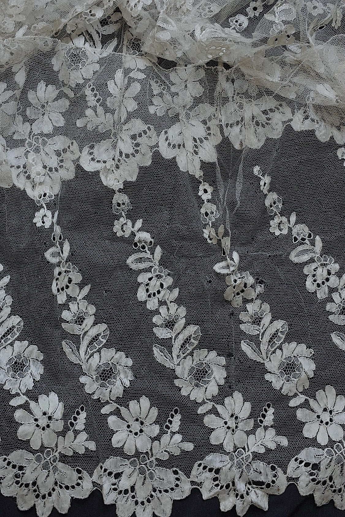アンティークレース dentelle ancienne　ブロンドレース　ハギレ
