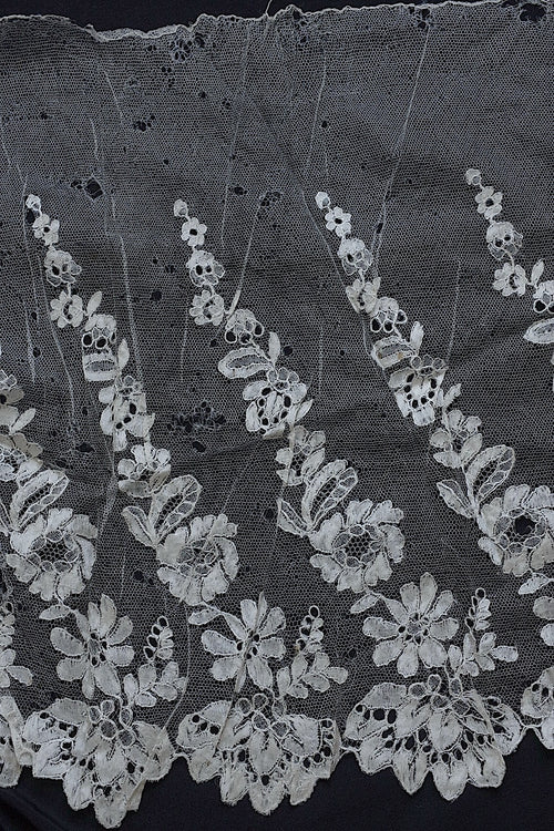 アンティークレース dentelle ancienne　ブロンドレース　ハギレ