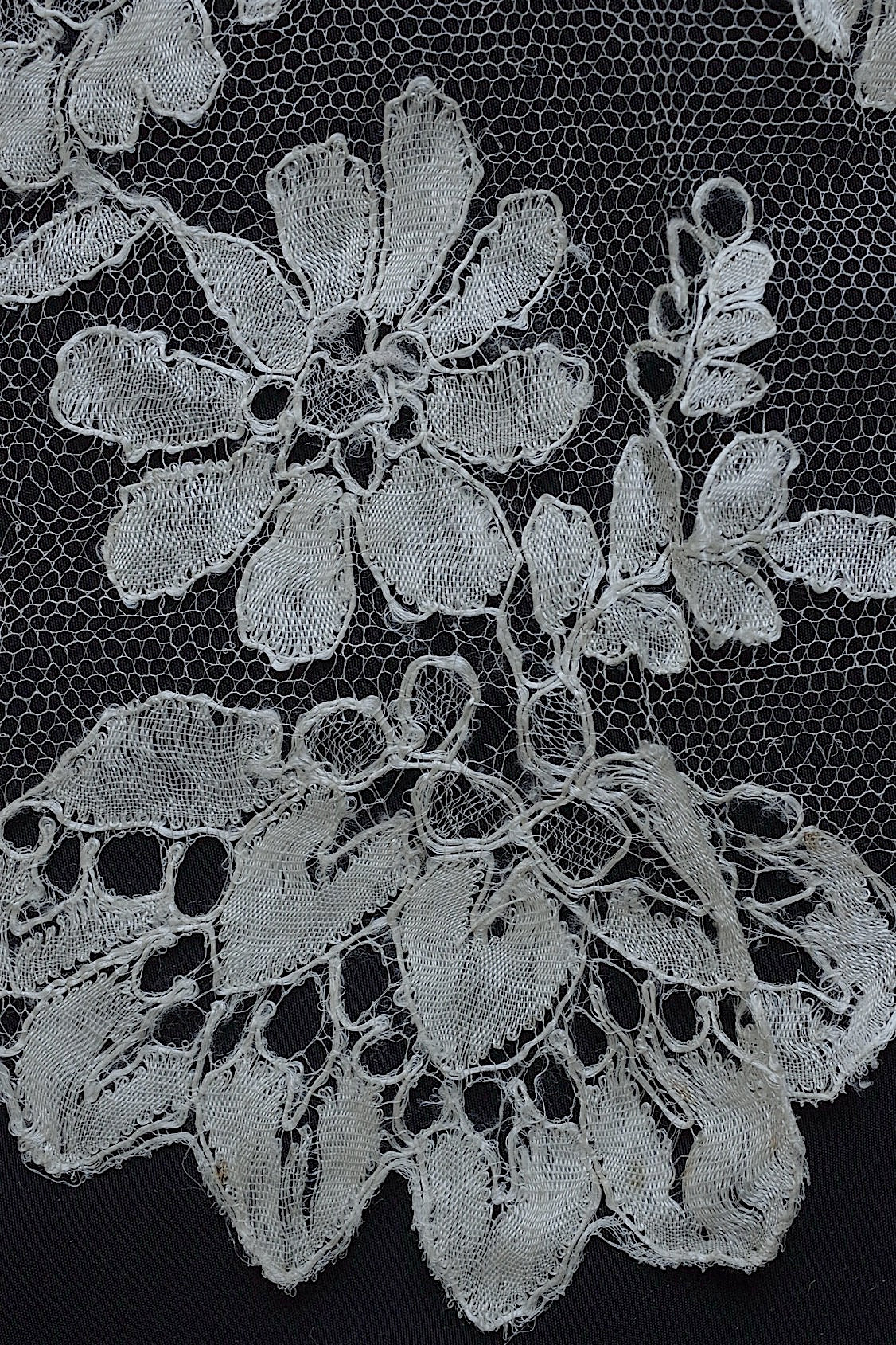 アンティークレース dentelle ancienne　ブロンドレース　ハギレ