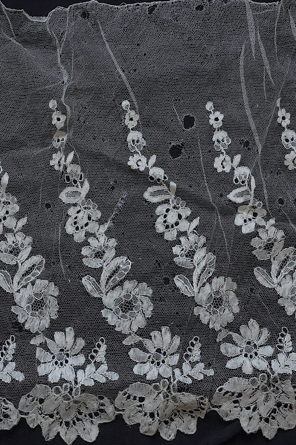 アンティークレース dentelle ancienne　ブロンドレース　ハギレ