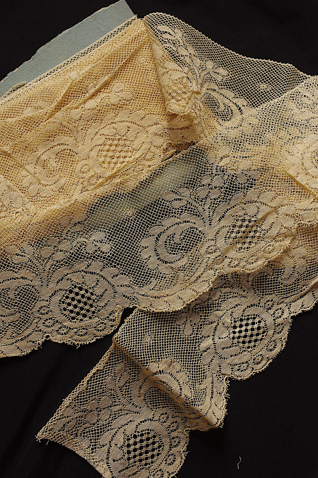 アンティークレース dentelle ancienne 220 57 57cm
