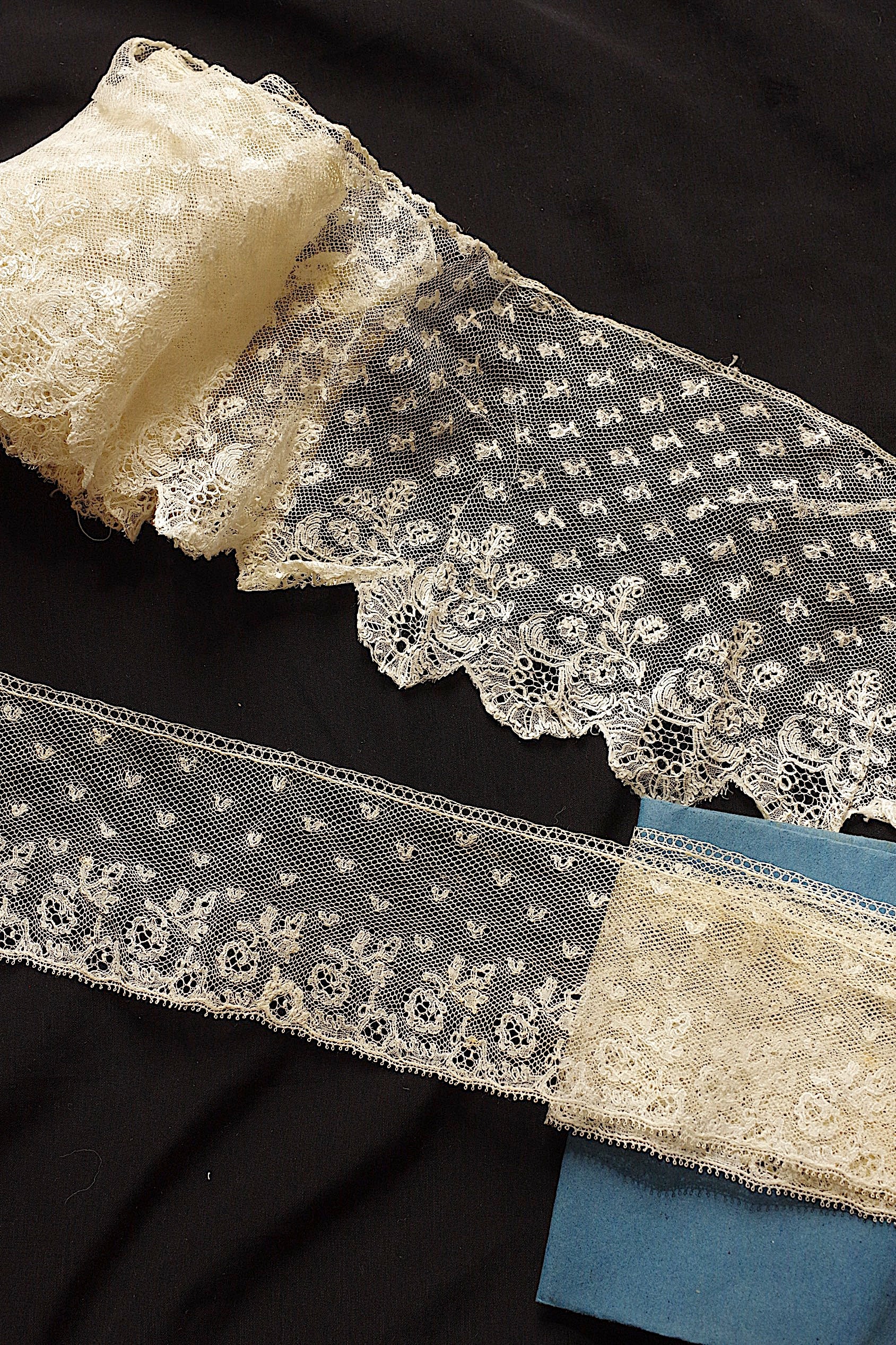 アンティークレース dentelle ancienne 120 56 95cm