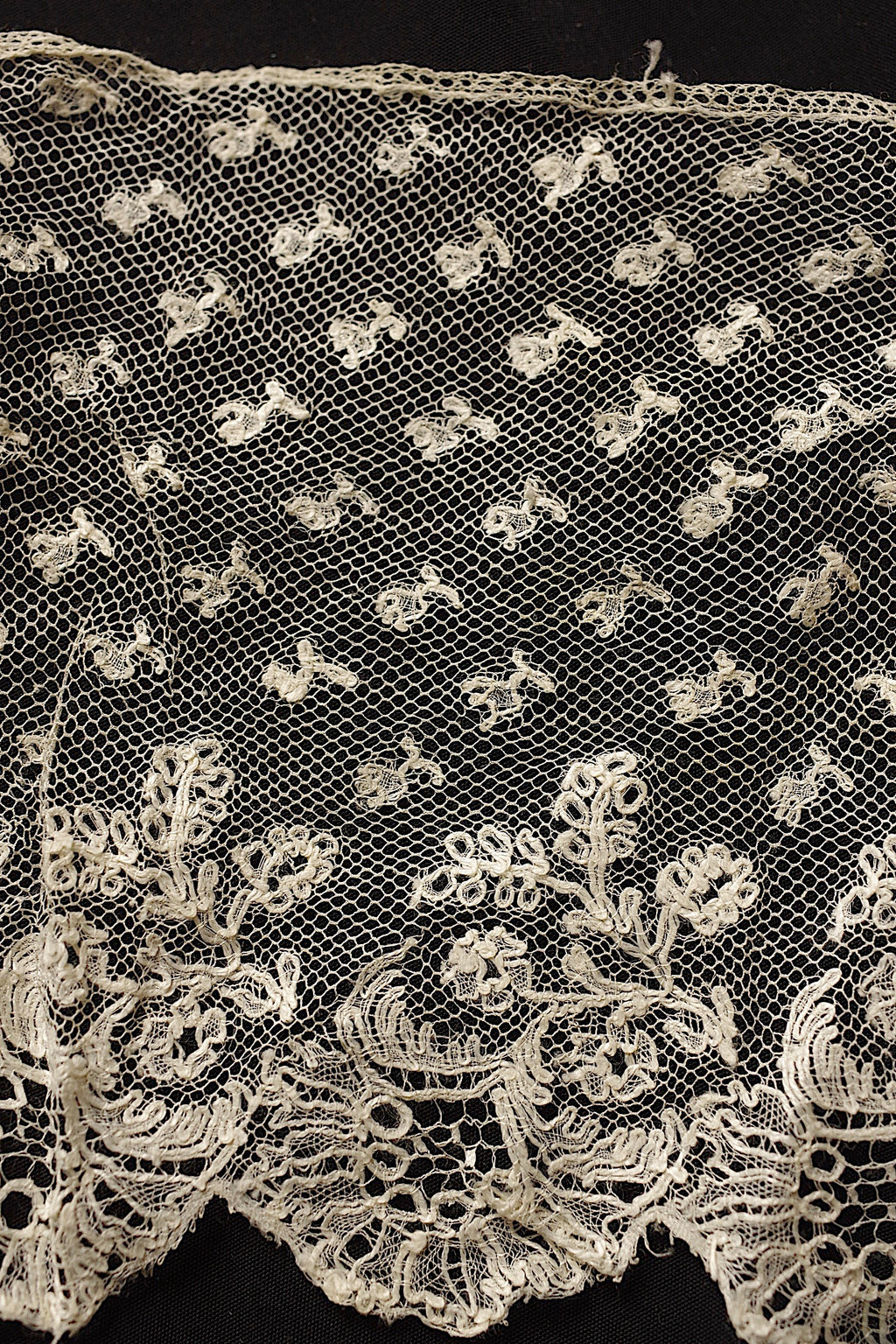 アンティークレース dentelle ancienne 120 56 95cm