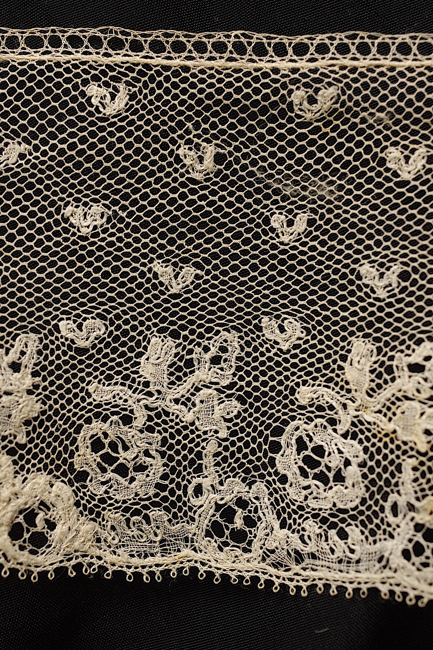 アンティークレース dentelle ancienne 120 56 95cm