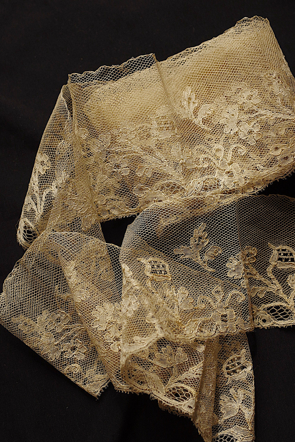 アンティークレース dentelle ancienne 277cm