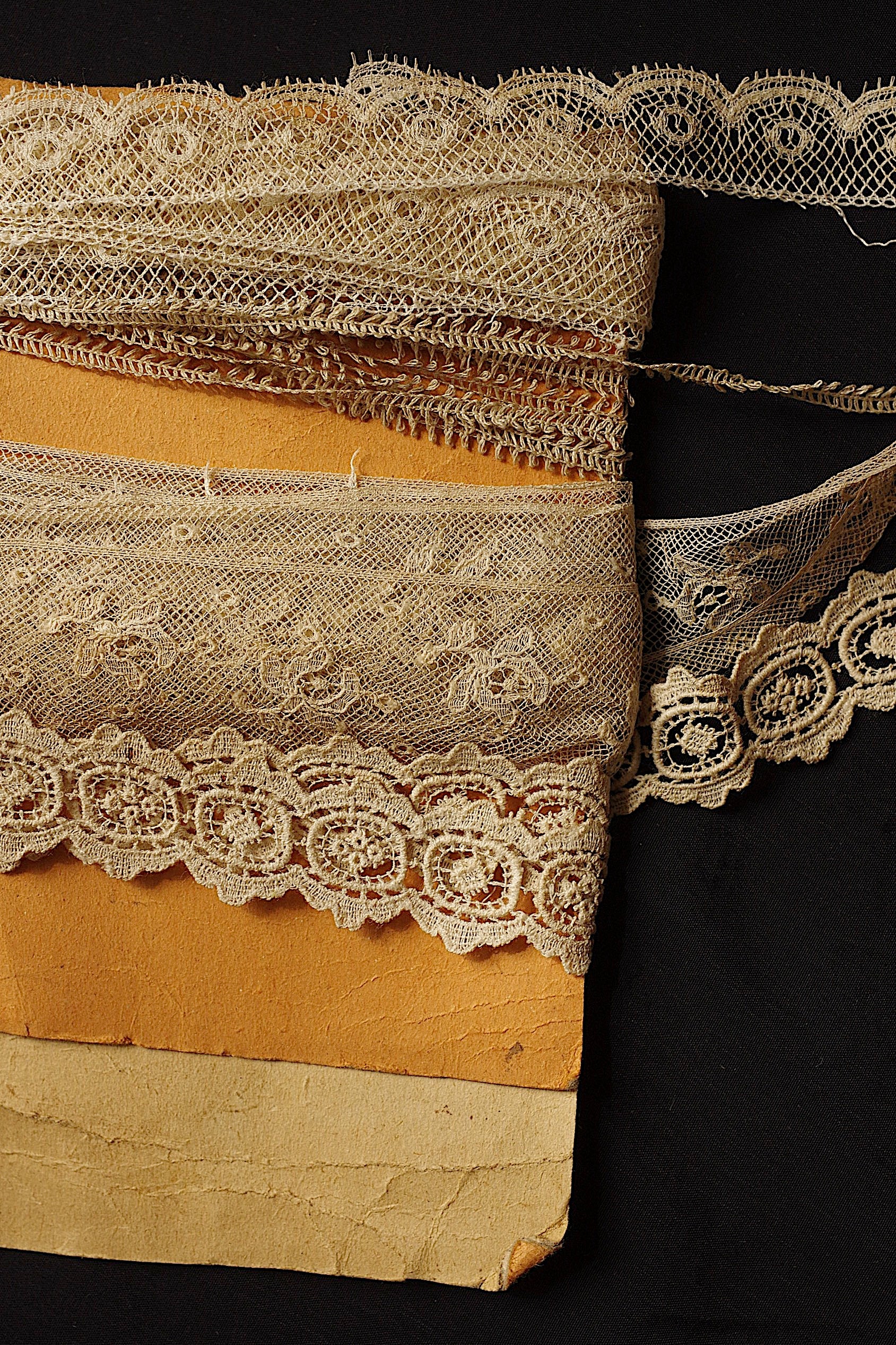 アンティークレース dentelle ancienne ４種
