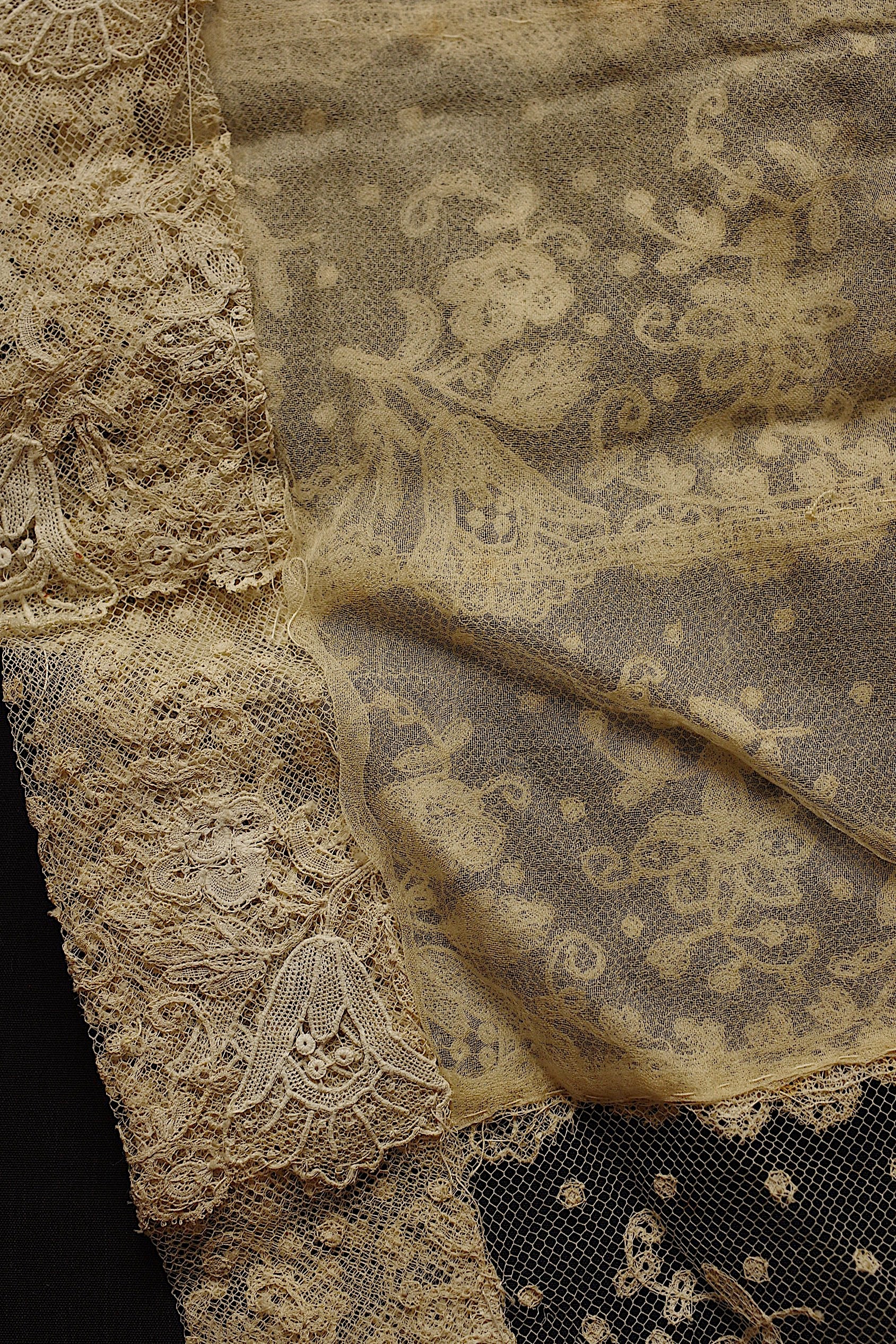 アンティークレース dentelle ancienne アプリカッションアングレテール　パーツ