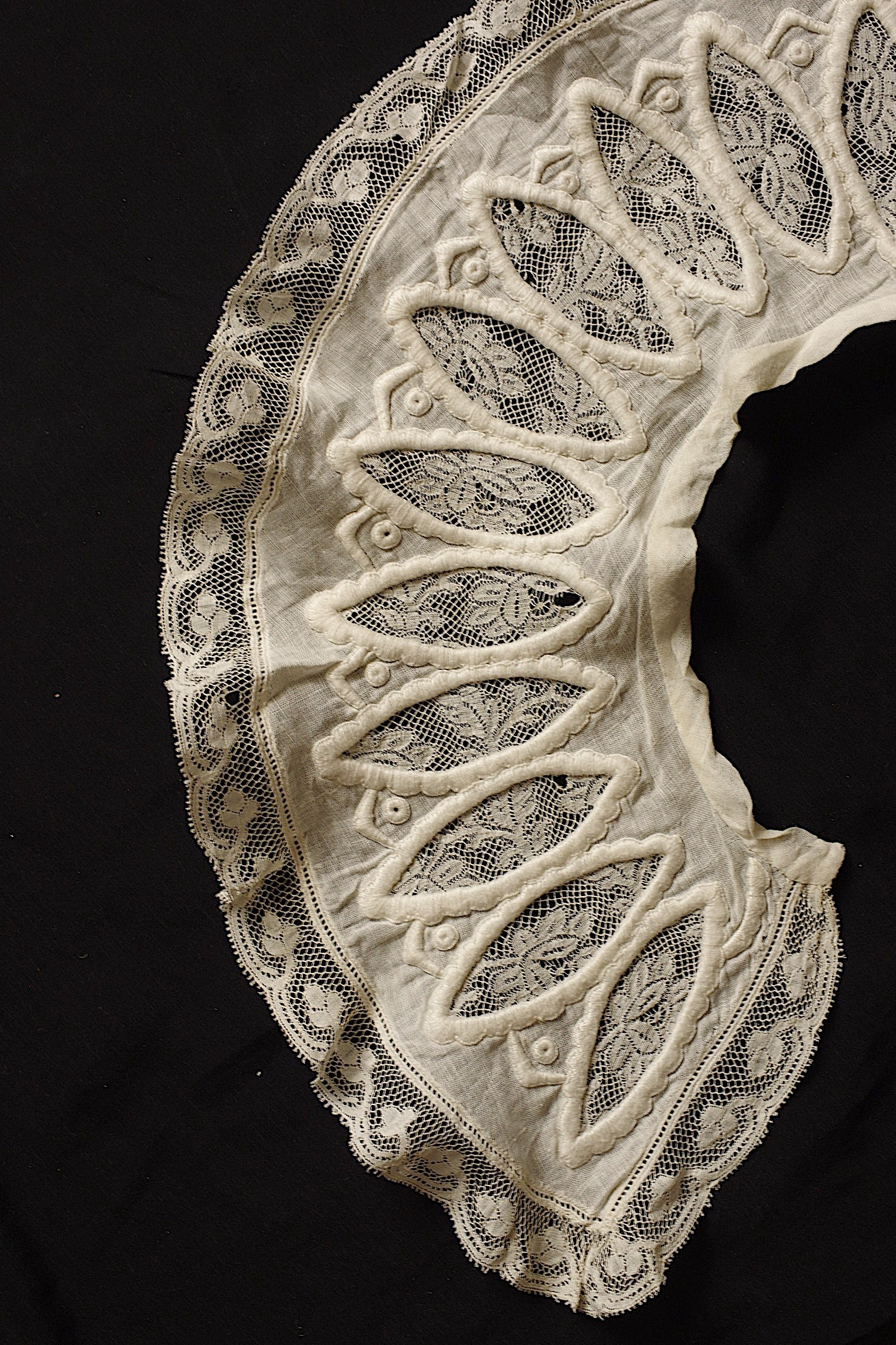 アンティークレース dentelle ancienne 刺繍小さめ襟