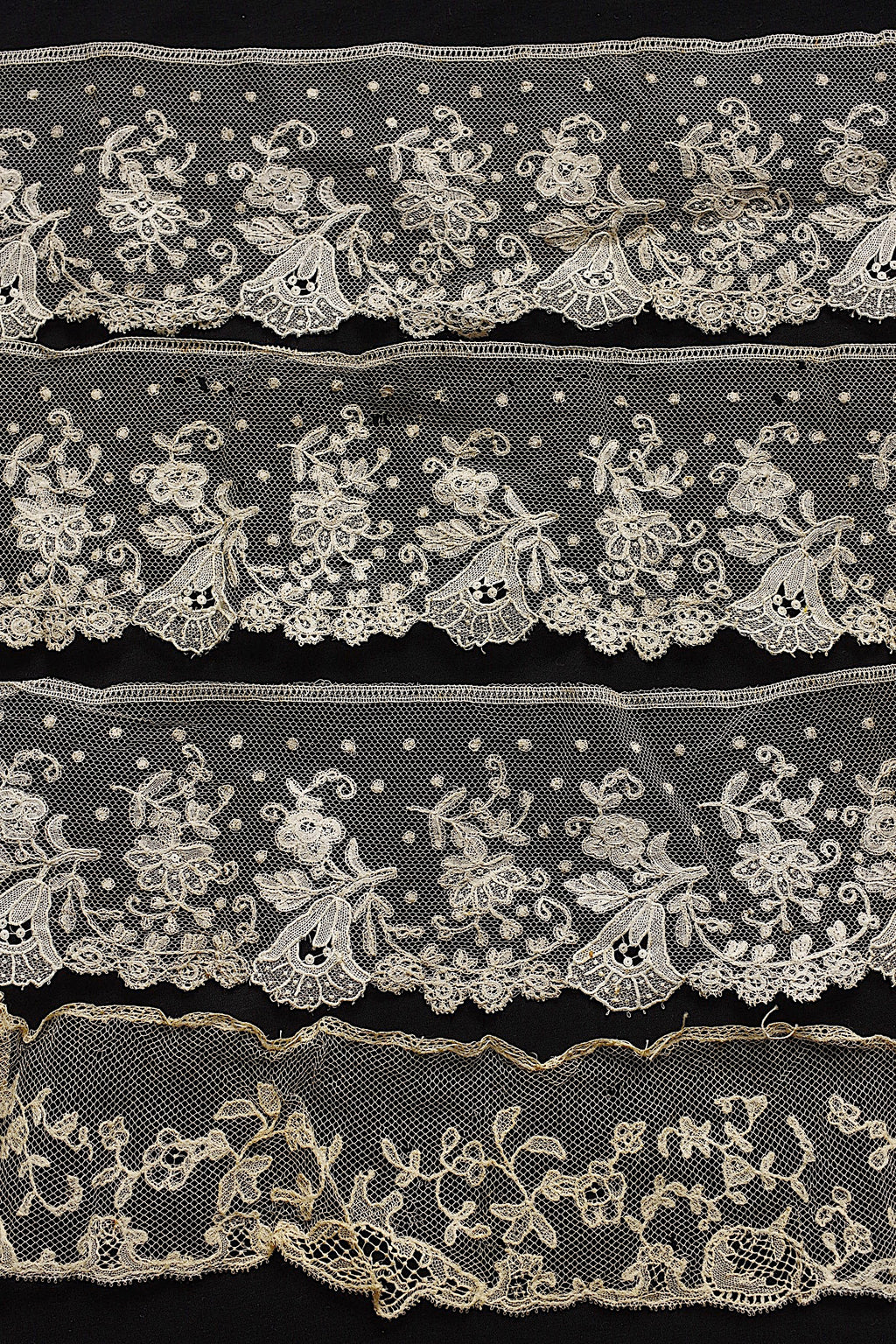 アンティークレース dentelle ancienne　ハギレ3本
