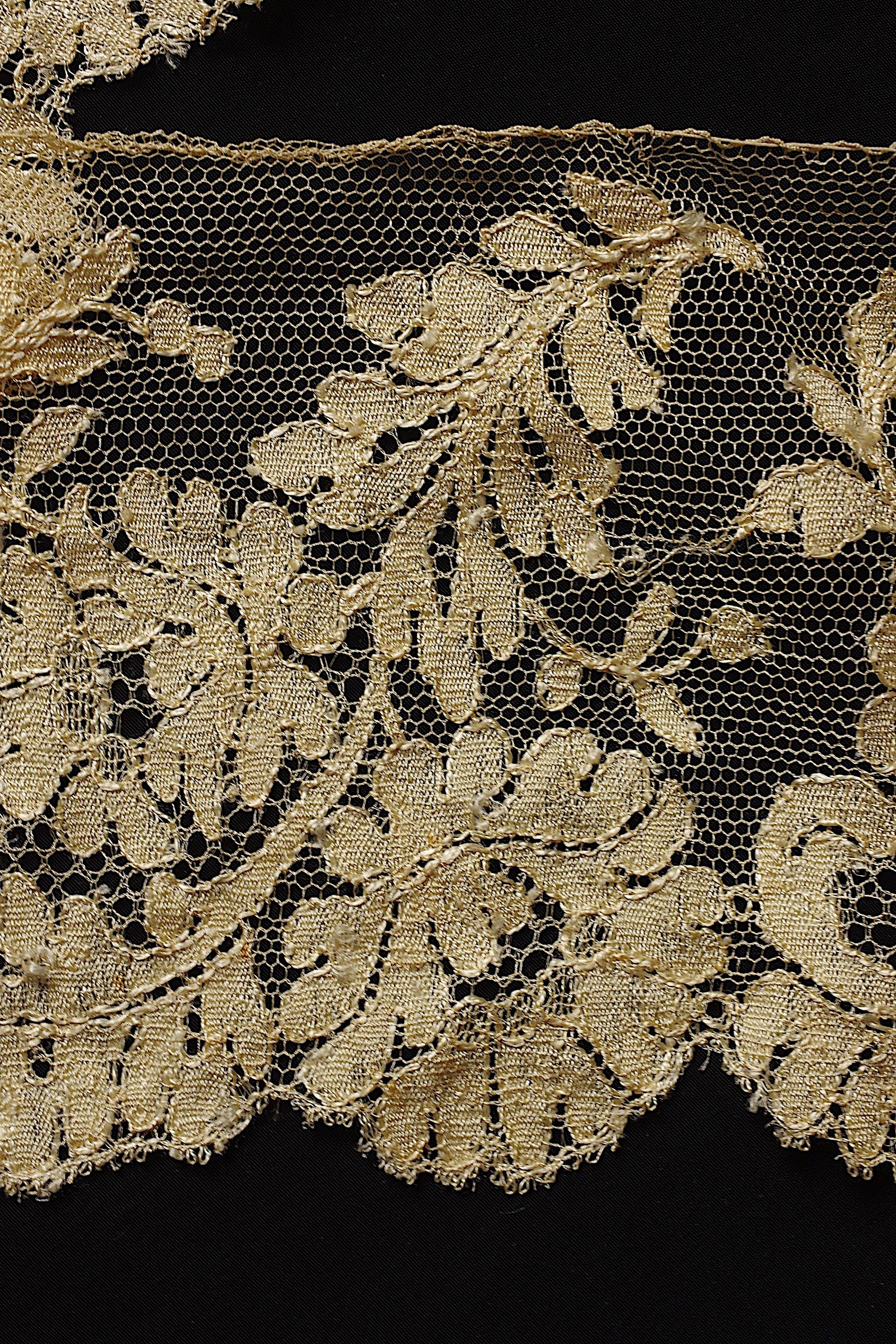 アンティークレース dentelle ancienne　ブロンドレース