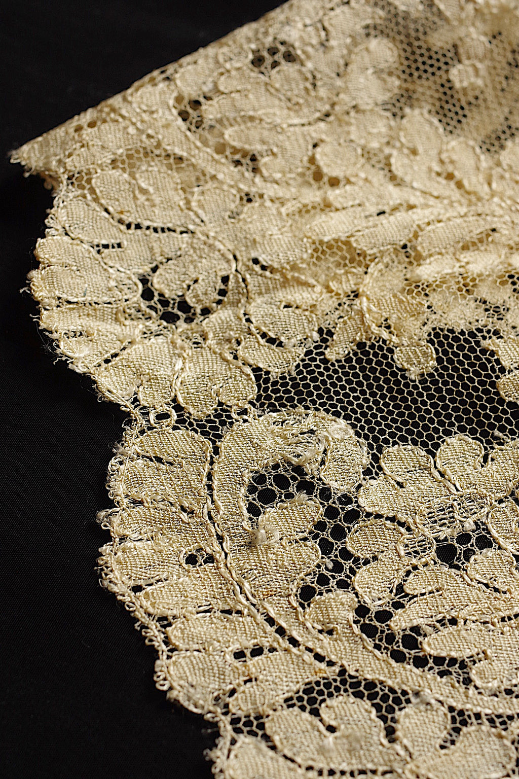 アンティークレース dentelle ancienne　ブロンドレース