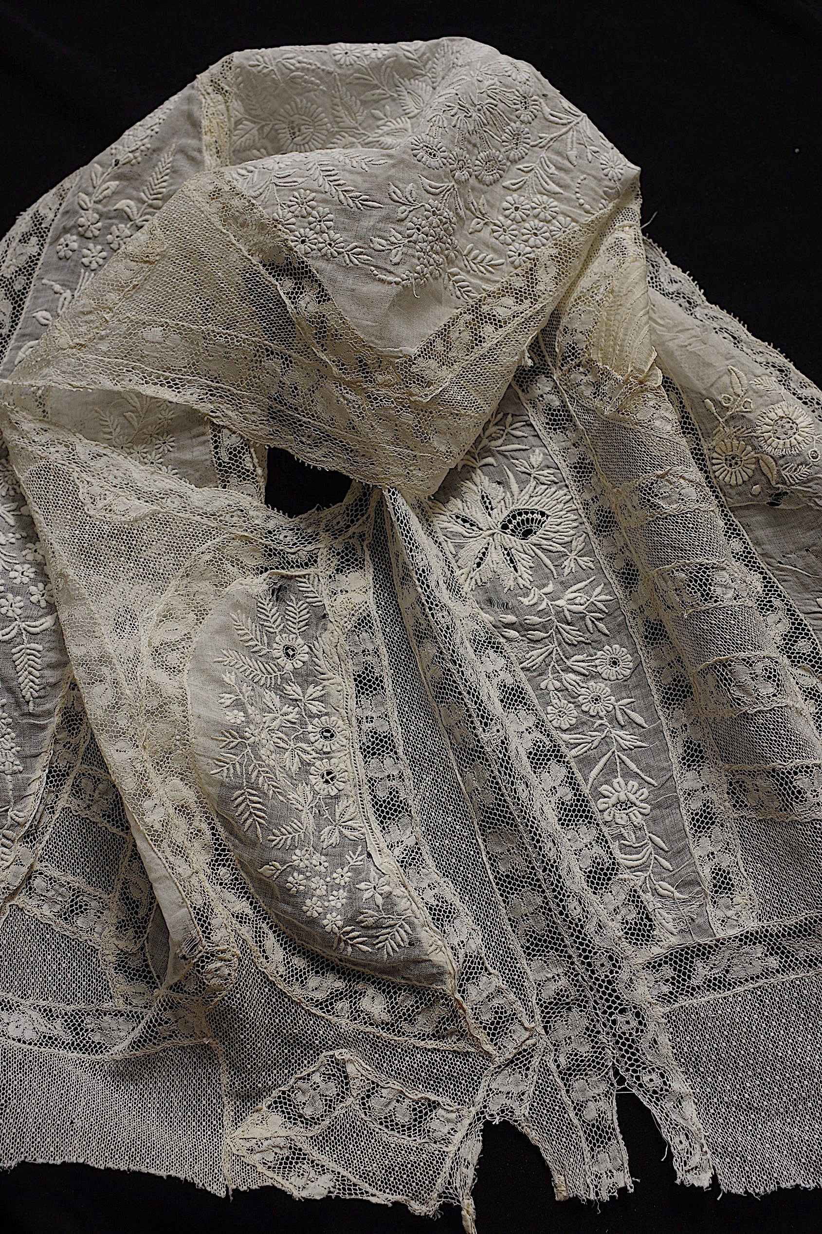 アンティークレース dentelle ancienne　刺繍ハギレ
