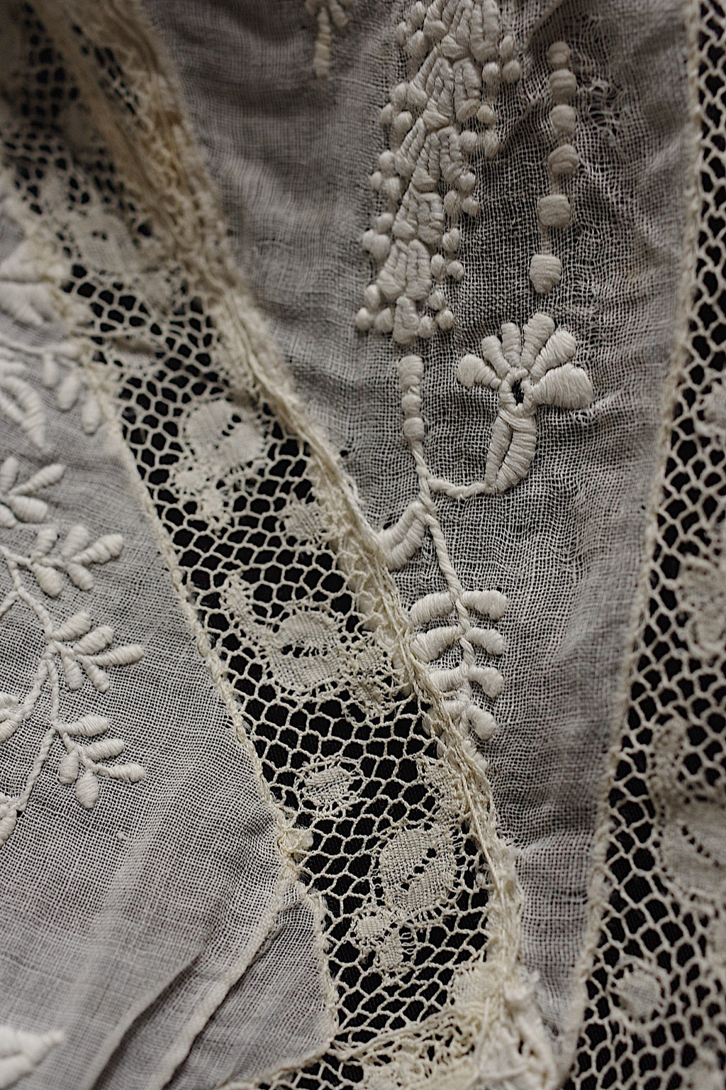アンティークレース dentelle ancienne　刺繍ハギレ