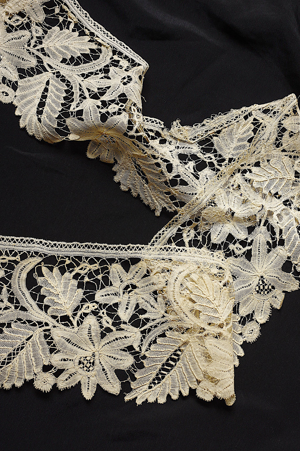 アンティークレース dentelle ancienne　ホニトン　